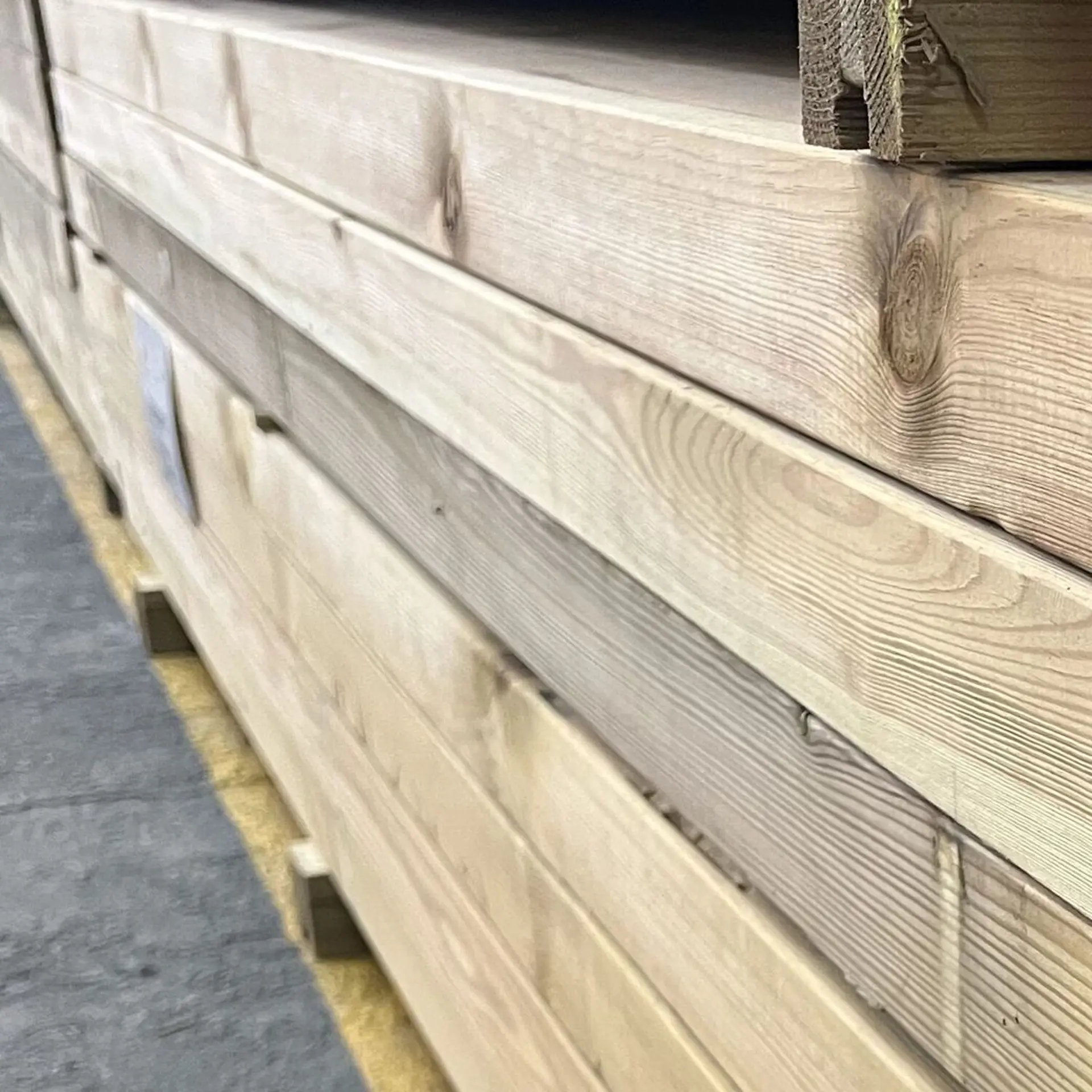 Barrotes de Abeto Aparelhado - 73 x 95 x 2400