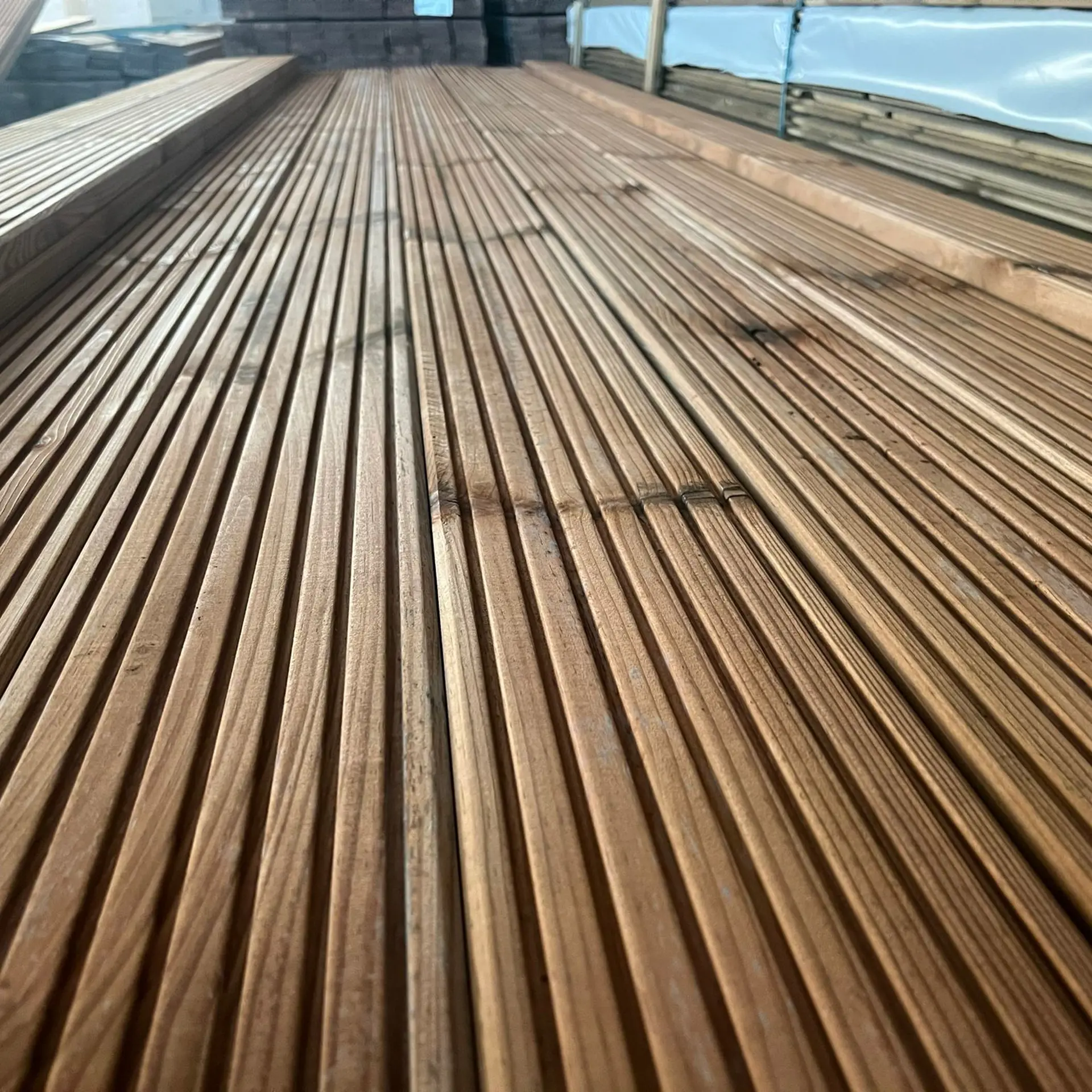 Brown Pine Decks - 28 x 145 x 4800