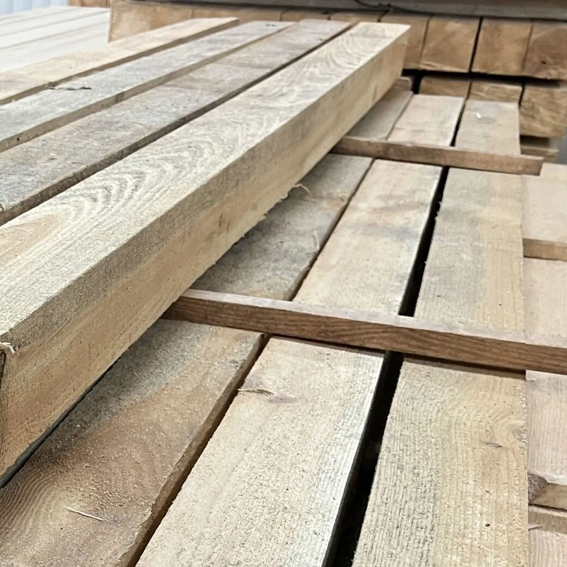 Barrotes de Pinho Tosco - 98 x 98 x 2400