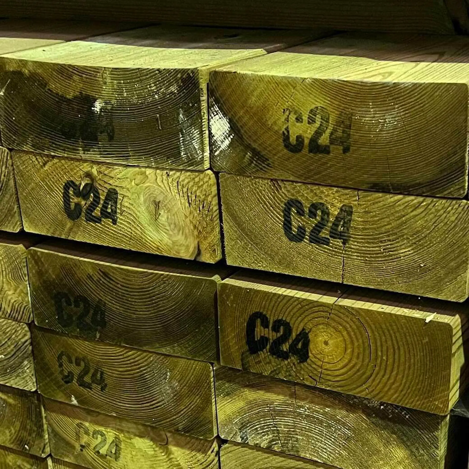 Vigas de Pinho Aparelhado - 75 x 195 x 6000