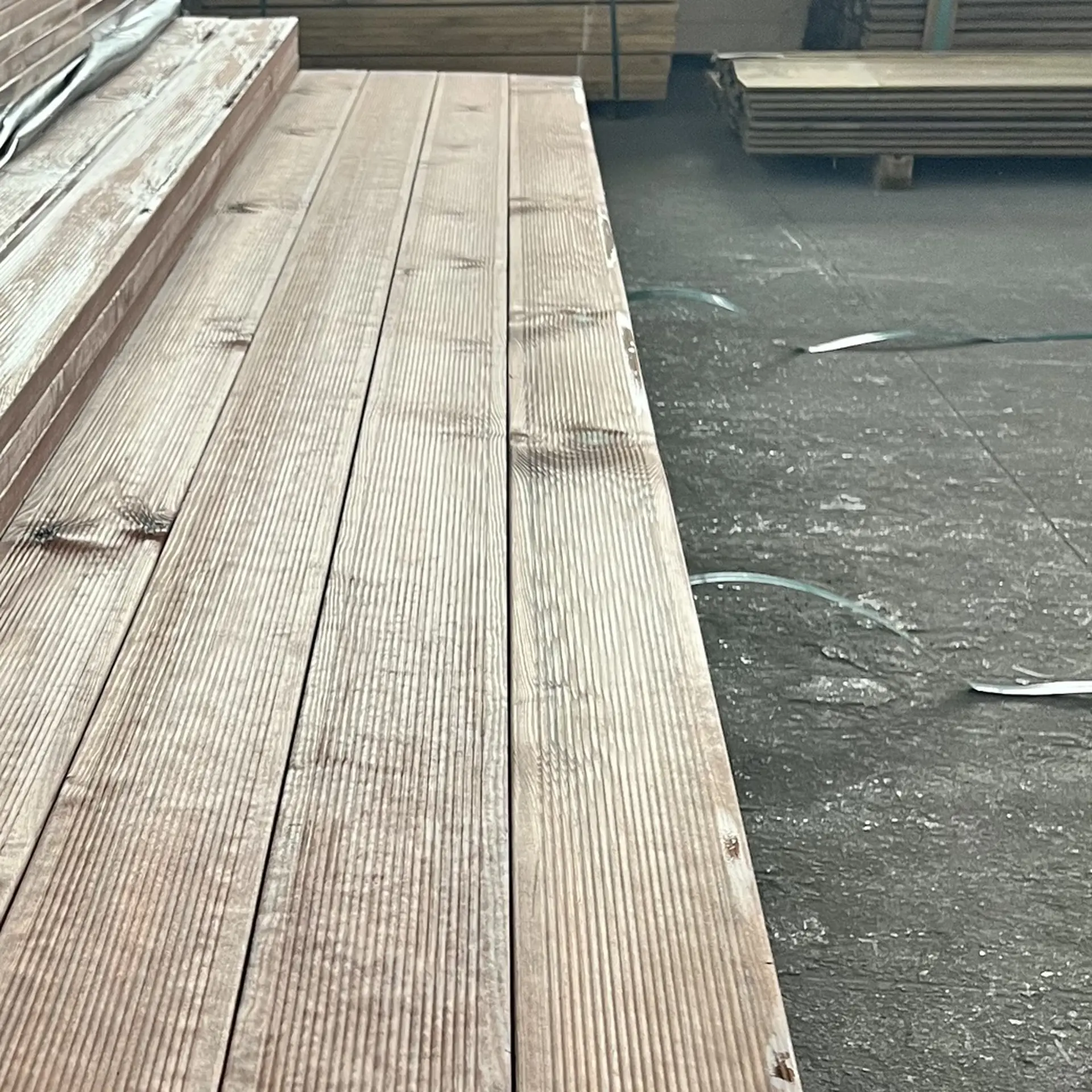 Brown Pine Decks Treated - 28x120x3600 (1 classe)