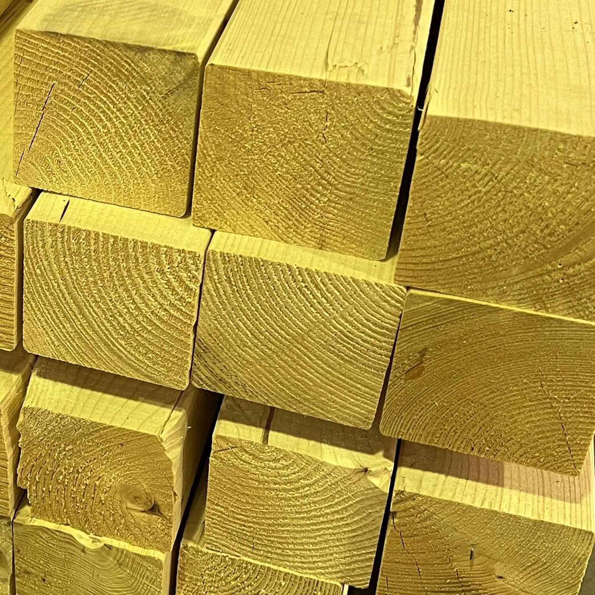 Barrotes de Pinho Aparelhado - 95 x 95 x 4200