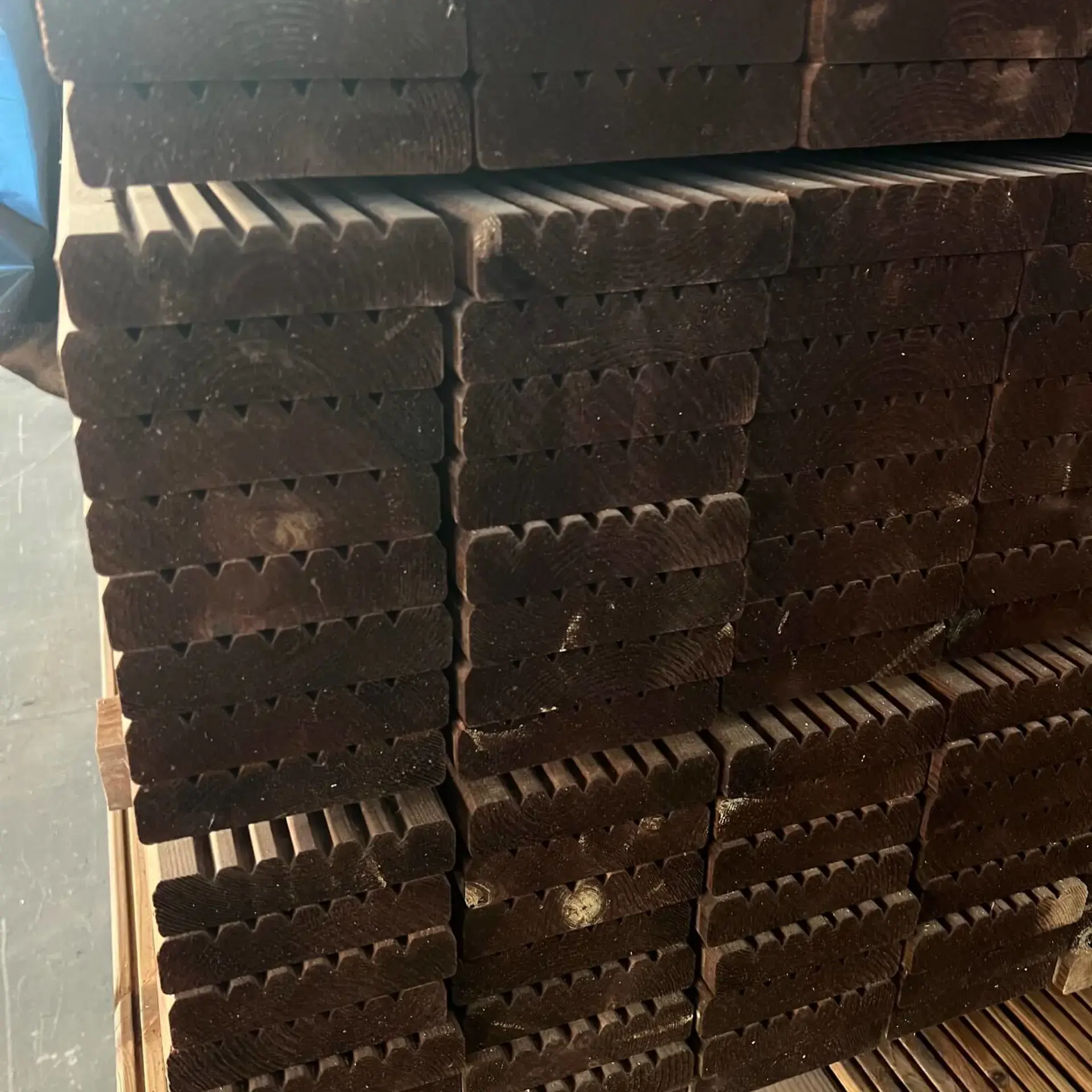 Brown Pine Decks Treated - 28 x 120 x 3600