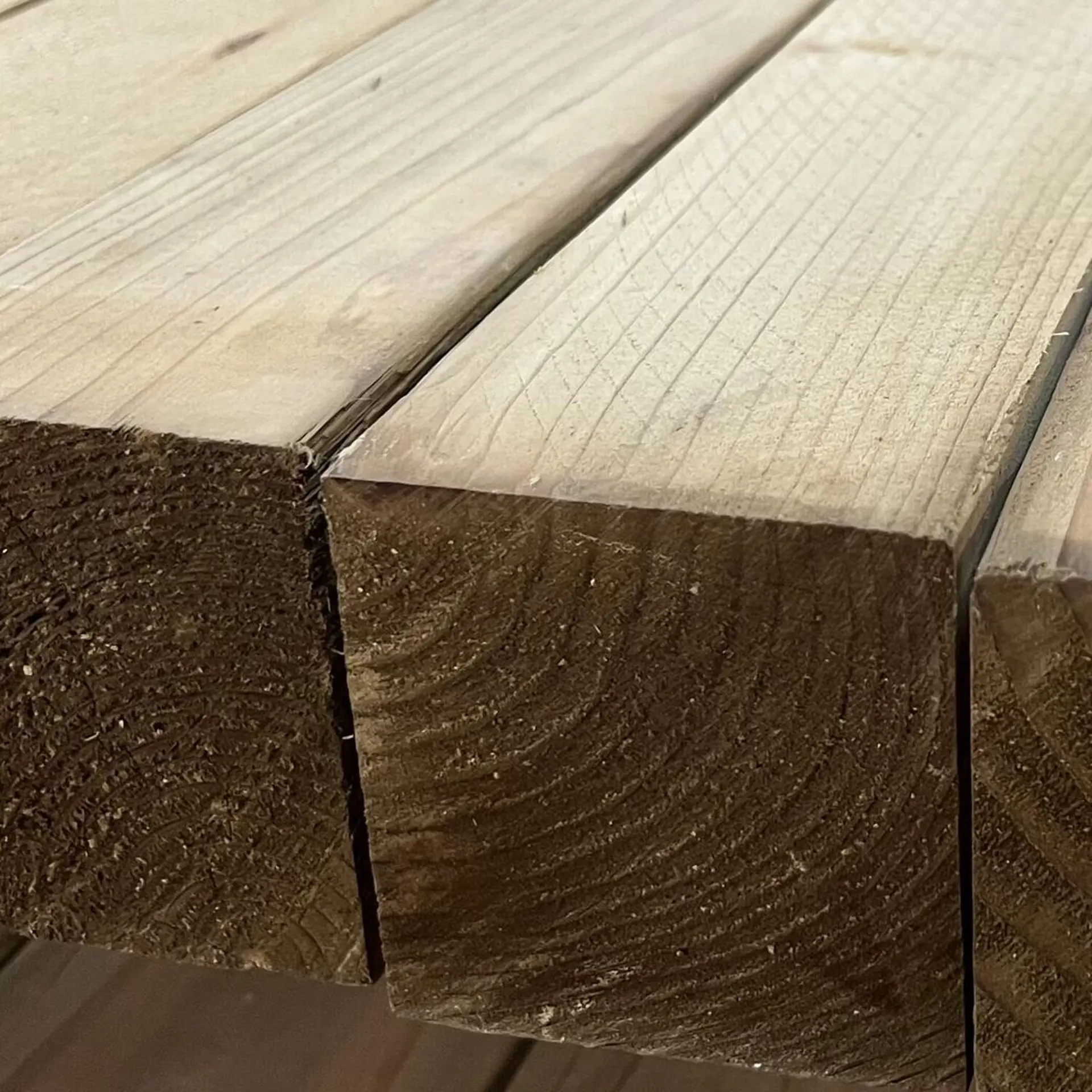 Barrotes de Pinho Aparelhado - 73 x 73 x 2400